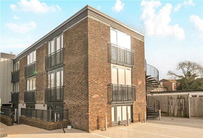 1 Bedroom Property To Rent In Tealing Drive, Epsom, Surrey, KT19