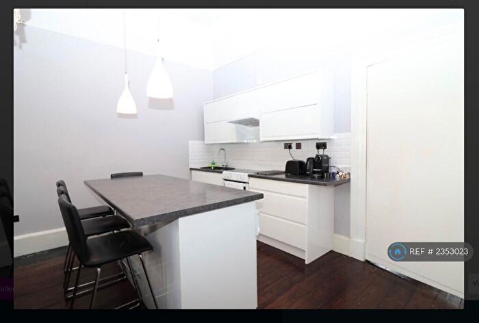 3 Bedroom Flat To Rent In North Claremont Street, Glasgow, G3