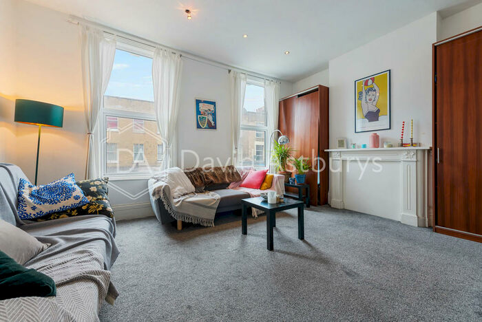 3 Bedroom Maisonette To Rent In Highbury Park, Highbury, London, N5