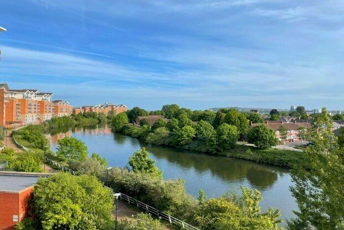 1 Bedroom Flat To Rent In Overstone Court, Caerdydd, CF10