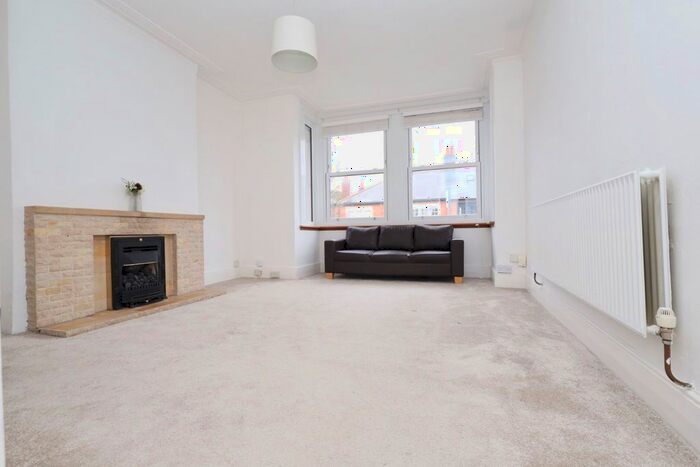 2 Bedroom Flat To Rent In Wanstead Park Avenue, London, E12
