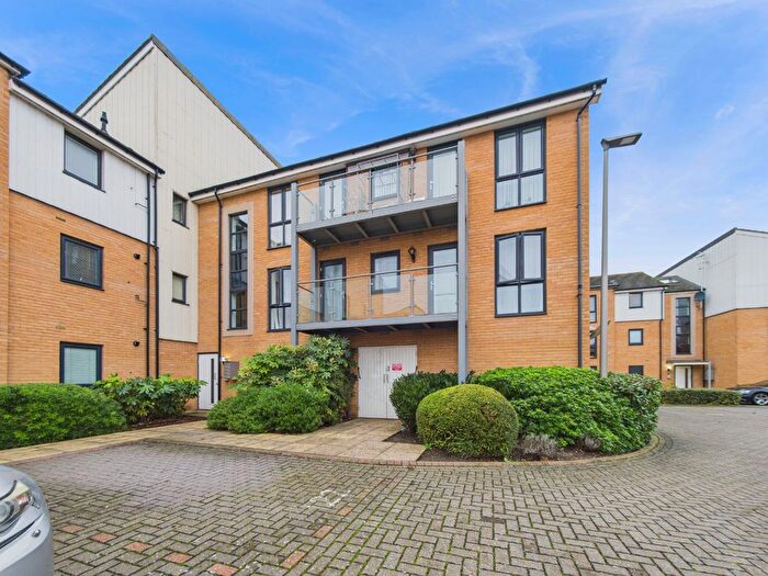 2 Bedroom Flat For Sale In Fairlane Drive, South Ockendon, Essex, RM15