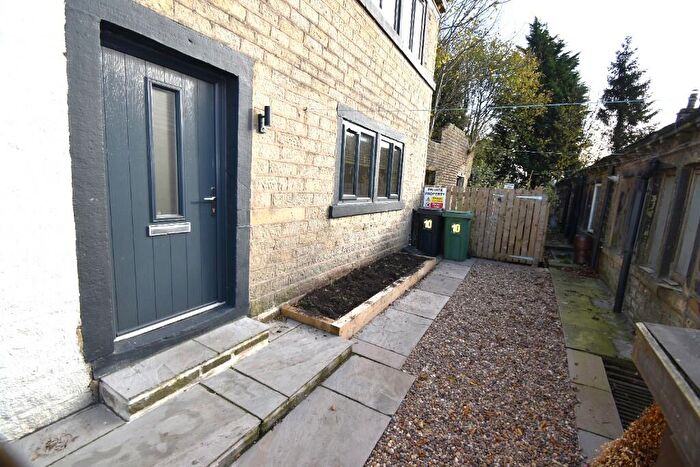 2 Bedroom End Of Terrace House To Rent In Greenhill Road, Huddersfield, West Yorkshire, HD3