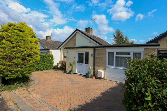 4 Bedroom Bungalow For Sale In Wythburn Road, Frome, Somerset, BA11