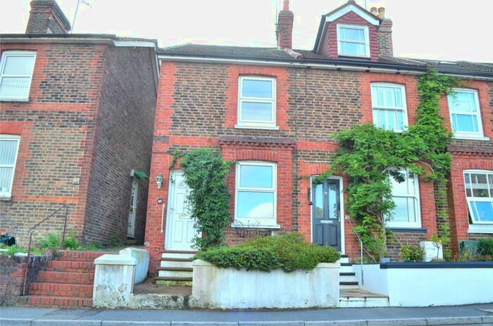 2 Bedroom End Of Terrace House To Rent In East Grinstead, West Sussex RH19