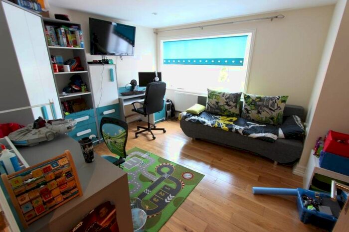 2 Bedroom Flat To Rent In Byron Road, Wembley, HA0