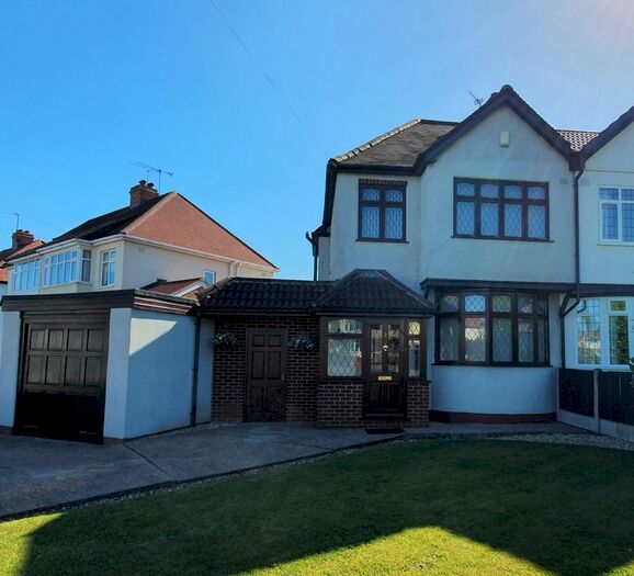 3 Bedroom Semi-Detached House To Rent In Lynton Avenue, Wolverhampton, West Midlands, WV6