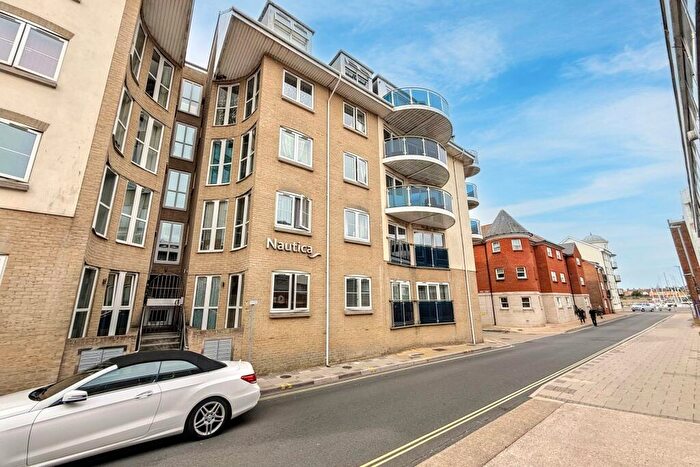 2 Bedroom Flat For Sale In Weymouth, DT4