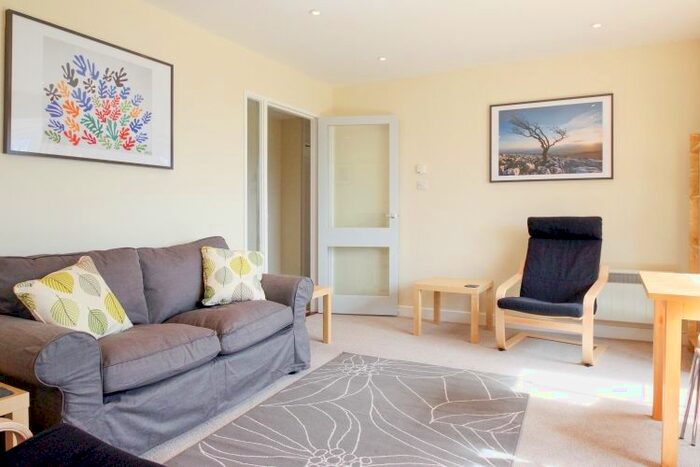 2 Bedroom Flat To Rent In Southfield Park, Oxford OX4