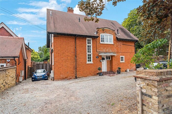 2 Bedroom Flat For Sale In Nightingale Road, Rickmansworth, Hertfordshire, WD3