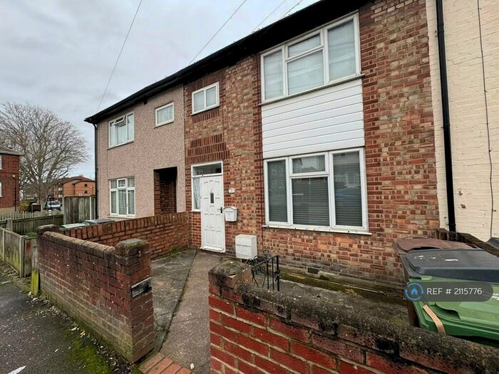 4 Bedroom Semi-Detached House To Rent In Sutherland Road, London, E17