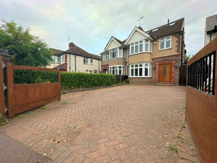 Houses to rent in Limbury Road, LU3, Luton