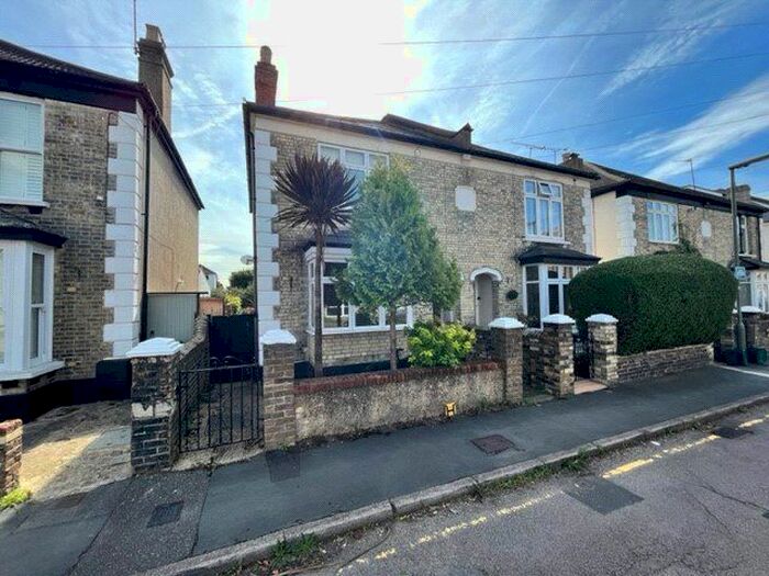 3 Bedroom Semi-Detached House To Rent In Richmond Road, Staines-Upon-Thames, Surrey, TW18