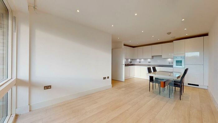 2 Bedroom Flat To Rent In Park Royal, NW10
