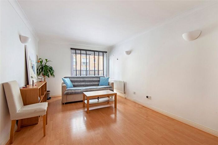 1 Bedroom Apartment For Sale In Lockview Court, E14