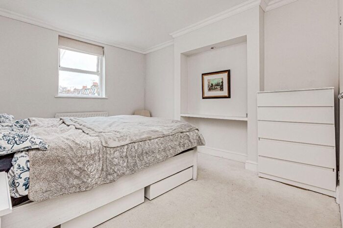 2 Bedroom Flat To Rent In New Kings Road, Parsons Green, SW6