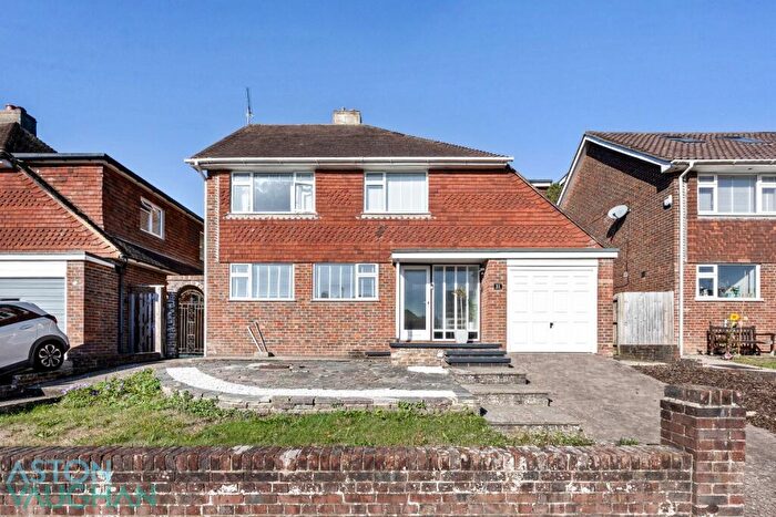 4 Bedroom Detached House For Sale In Brangwyn Drive, Brighton, BN1