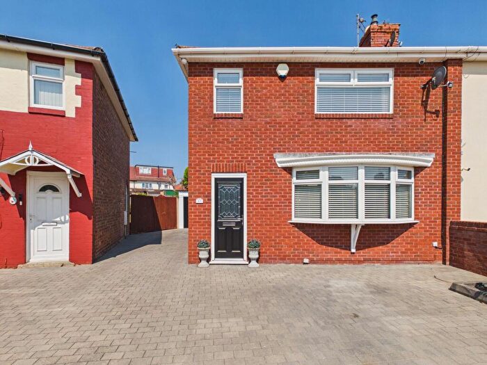 3 Bedroom Semi-Detached House For Sale In Lincoln Road, Southport, PR8