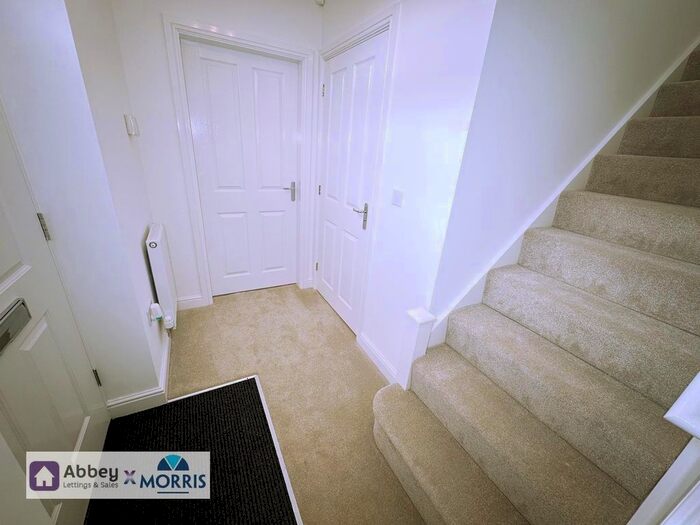 3 Bedroom Semi-Detached House For Sale In Waterman Close, Leicester, LE2