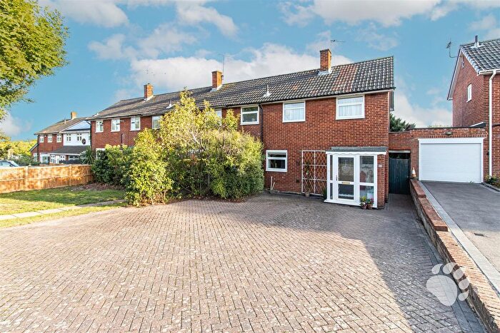 3 Bedroom End Terrace House For Sale In Whitmore Way, Fryerns, SS14