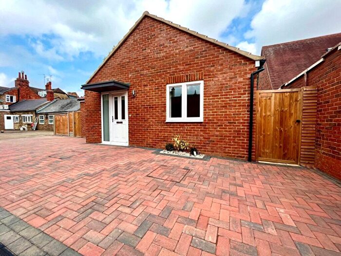 2 Bedroom Bungalow For Sale In East Street, Olney, Buckinghamshire, MK46