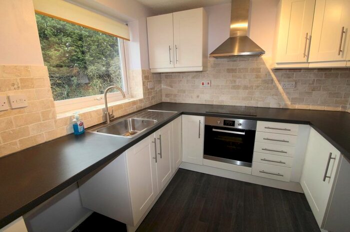 2 Bedroom Flat To Rent In The Mall, Dunstable LU5