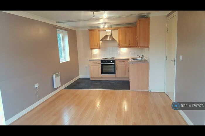 2 Bedroom Flat To Rent In Chingford, London, E4