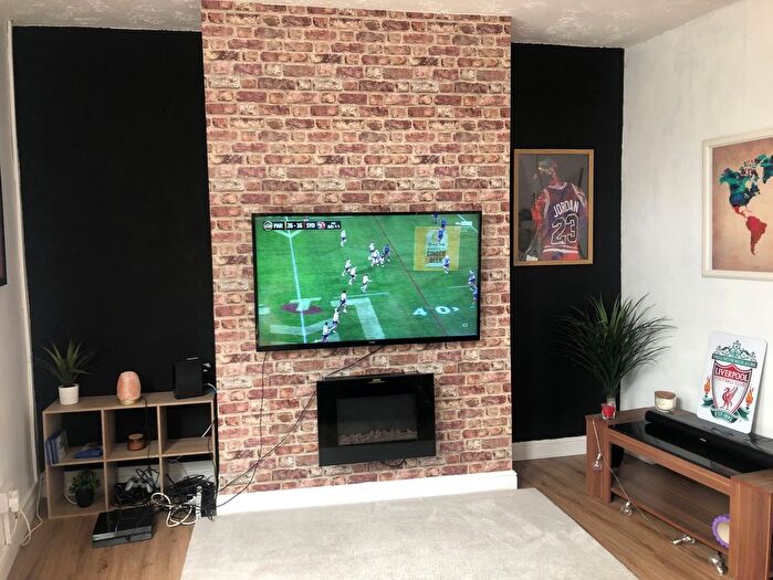 2 Bedroom End Of Terrace House To Rent In Durkar Low Lane, Wakefield, WF4
