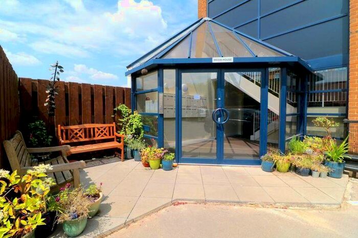 1 Bedroom Apartment To Rent In The Backs, Chesham, HP5