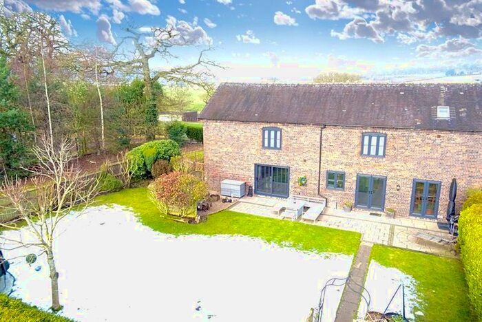 4 Bedroom Barn Conversion For Sale In Winghouse Lane, Tittensor, Stoke-On-Trent, ST12
