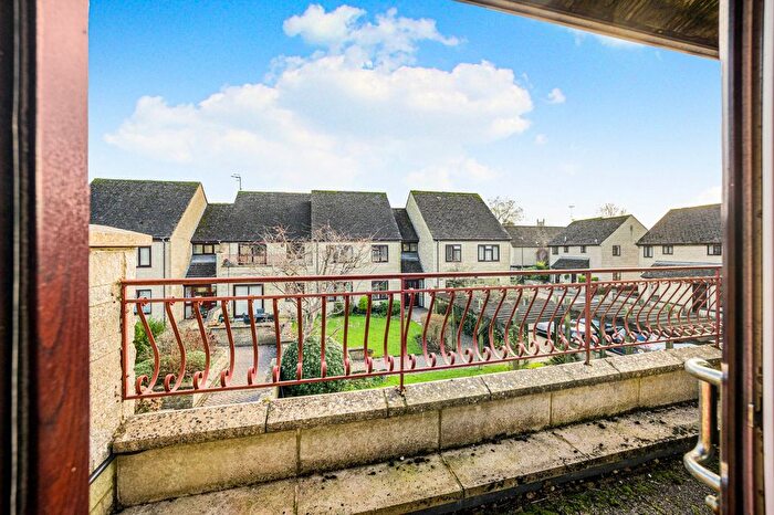 2 Bedroom Flat For Sale In Trafalgar Road, Cirencester, Gloucestershire, GL7