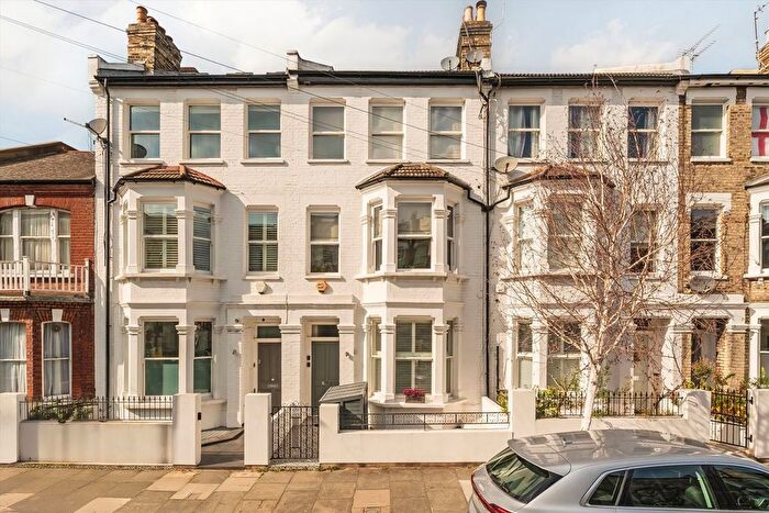 3 Bedroom Flat For Sale In Epirus Road, Fulham, SW6