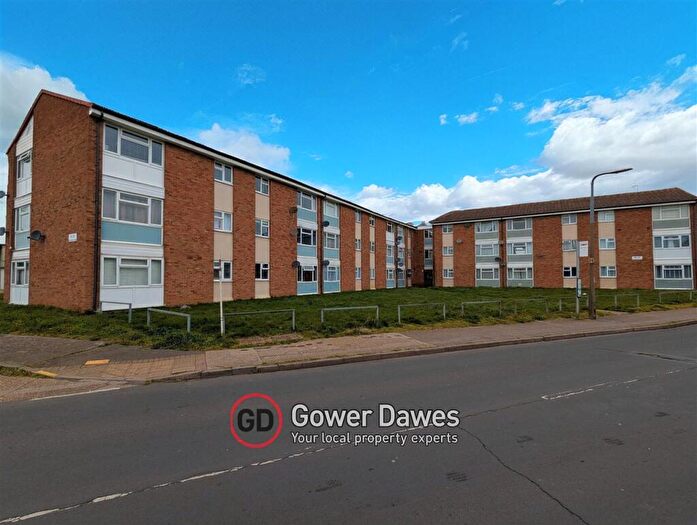 2 Bedroom Apartment For Sale In Coronation Avenue, East Tilbury, RM18