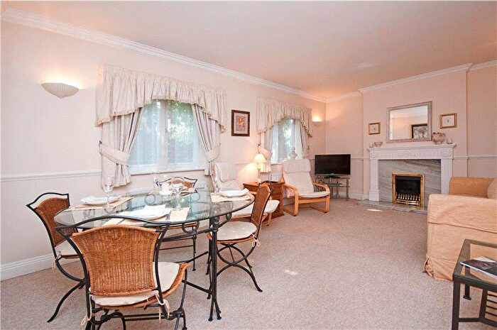 2 Bedroom Apartment To Rent In Earl's House, Chaucer Close, Windsor, Berkshire, SL4