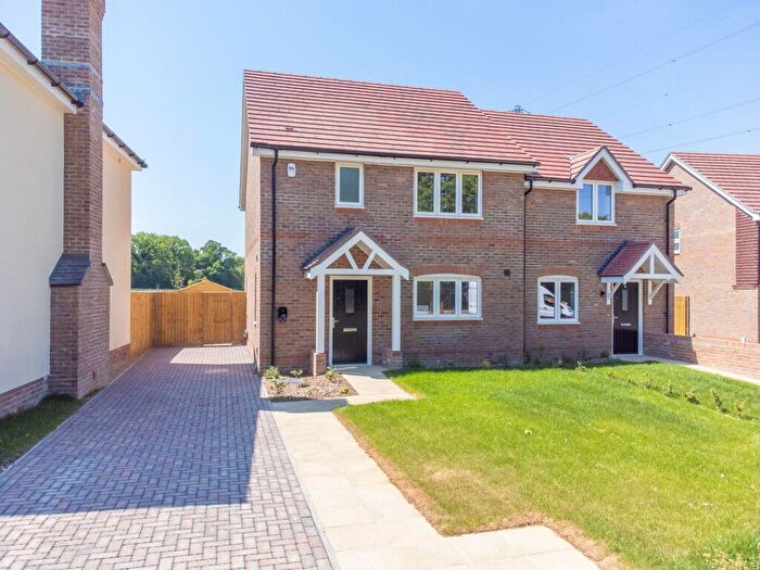 3 Bedroom Semi-Detached House For Sale In Meadow View, Pamber End, RG26