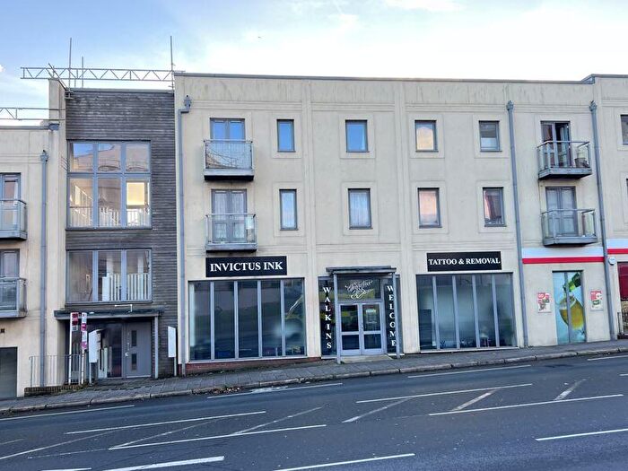 2 Bedroom Flat To Rent In Large Two Bedroom Flat, Park Avenue, PL1