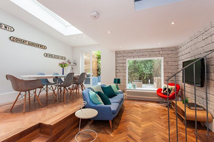 2 Bedroom Flat To Rent In Tavistock Road, London, W11