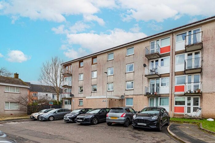 2 Bedroom Flat For Sale In Saskatoon Place, Glasgow, G75
