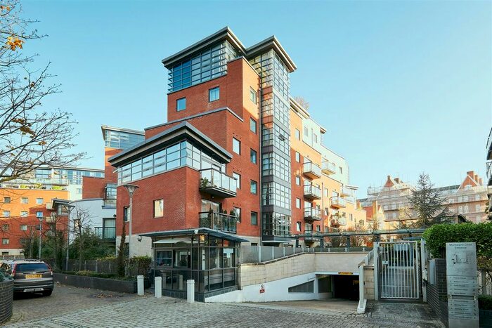 2 Bedroom Flat To Rent In Montaigne Close, Westminster, SW1P