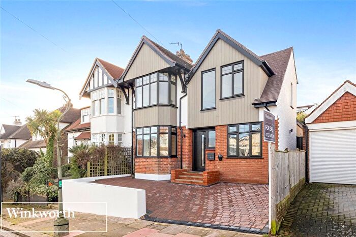 4 Bedroom Semi Detached House For Sale In Tivoli Road, Brighton, East Sussex, BN1