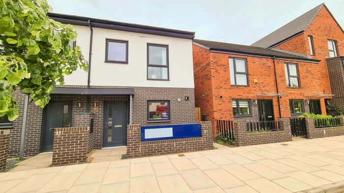 3 Bedroom House To Rent In Woodfield Way, Dominion Estate, Doncaster, DN4