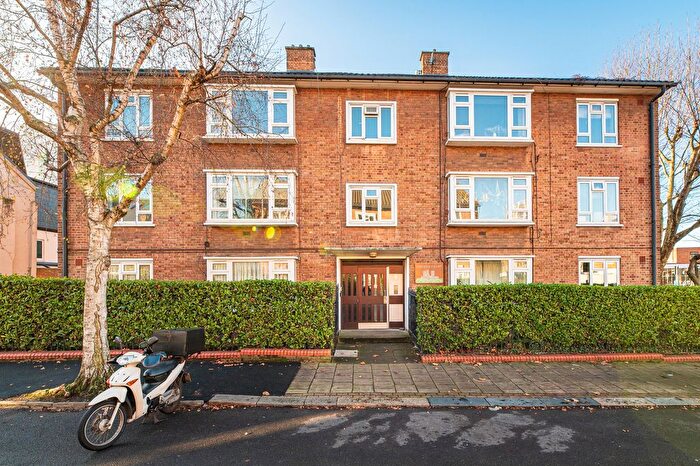 3 Bedroom Flat To Rent In Tonsley Street, Lincoln Court Tonsley Street, SW18