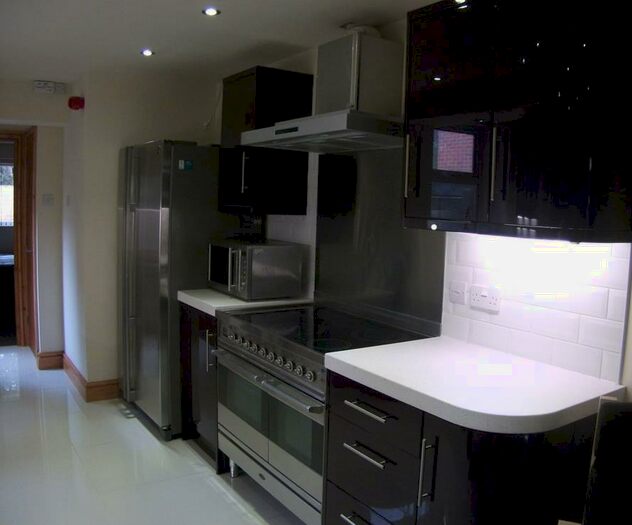 6 Bedroom Terraced House To Rent In Hubert Road, Selly Oak, Birmingham, B29