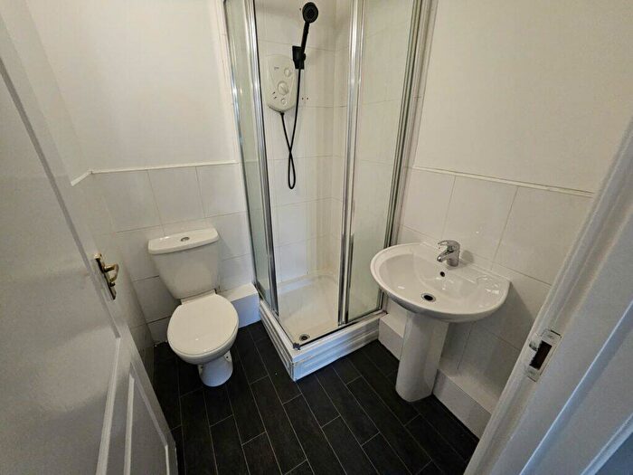 2 Bedroom Flat To Rent In Anwoth Street, Tollcross, G32