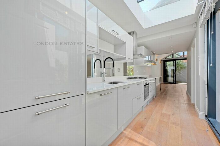 2 Bedroom Flat To Rent In Lochaline Street, Hammersmith, W6