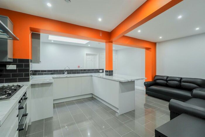 6 Bedroom Terraced House To Rent In Prior Deram Walk, Coventry, CV4