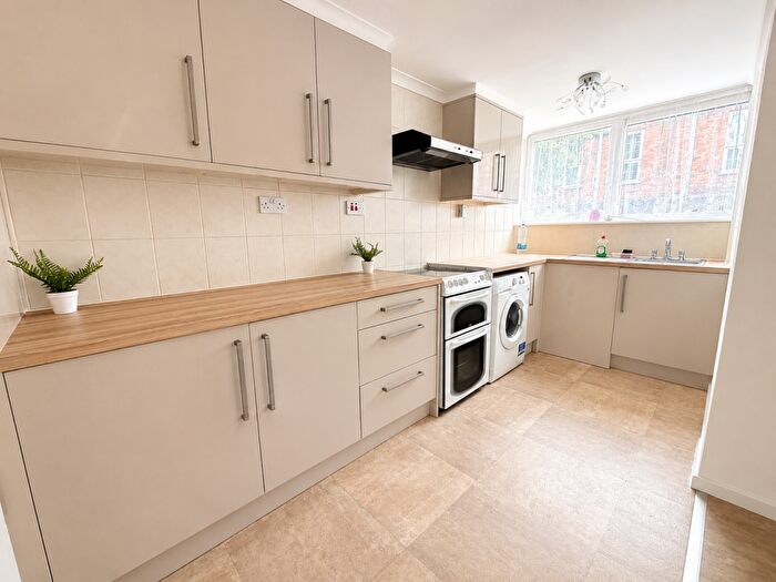 3 Bedroom House To Rent In Camellia Place Basildon, SS15