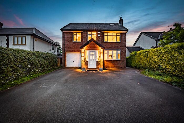 6 Bedroom Detached House For Sale In Hartford Road, Davenham, CW9