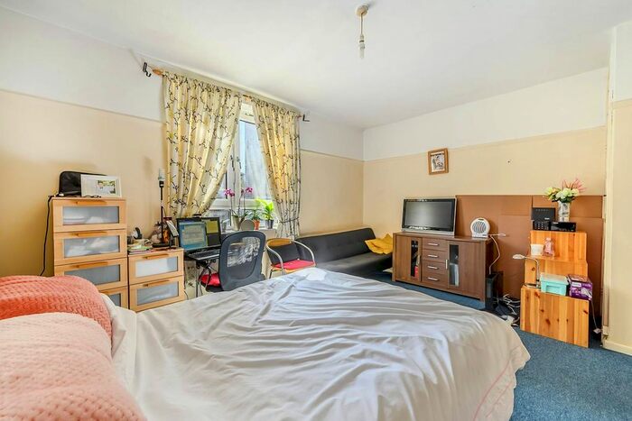 Studio To Rent In Munster Road, Parsons Green, London, SW6