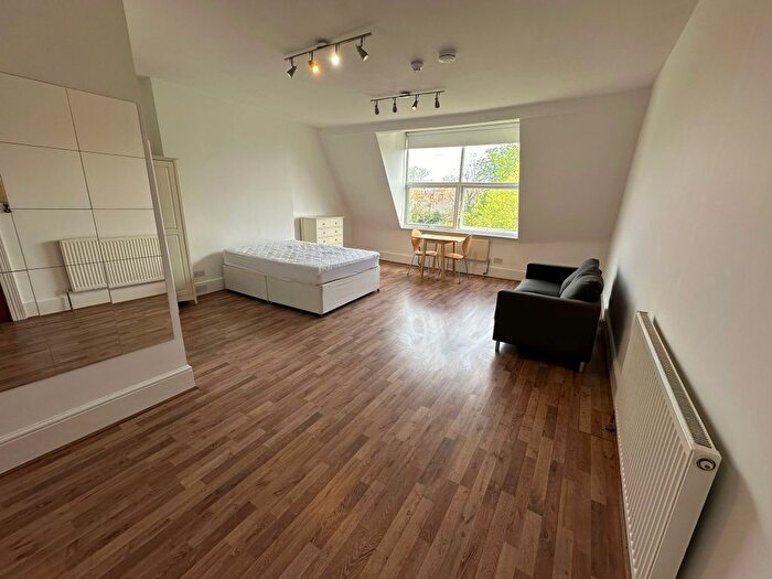 Studio To Rent In Parsifal Road, West Hampstead, London, NW6